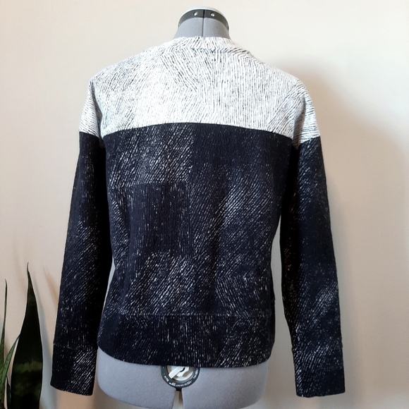 Banana Republic Long Sleeve Sweatshirt - Picture 4 of 7